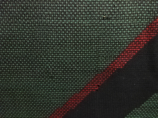 アンティーク　よろけ縞模様織り出し本場泥大島紬着物(5マルキ)